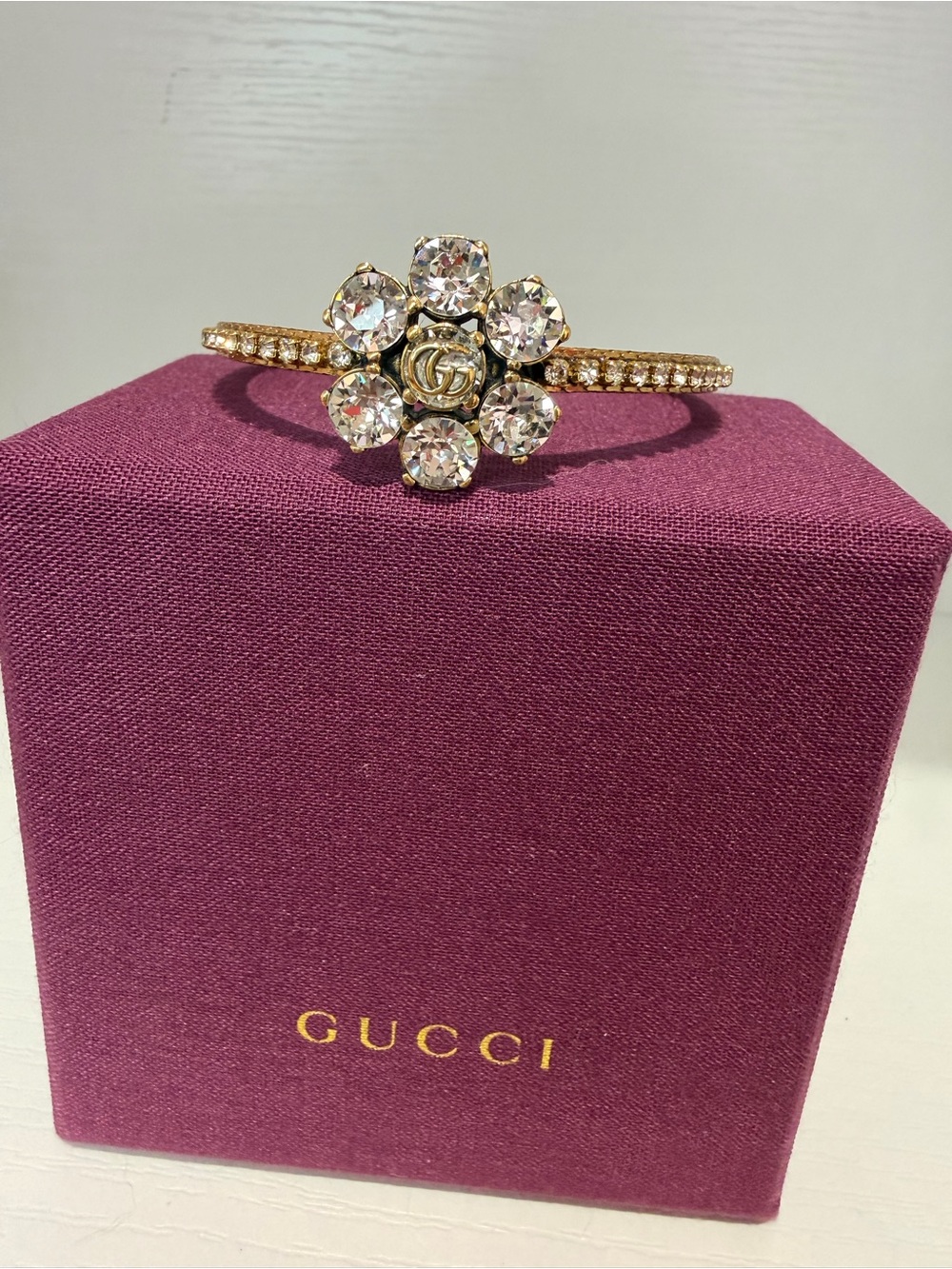 Gucci Gold Crystal Flower Bracelet with Clear Stones - Picture 4 of 9